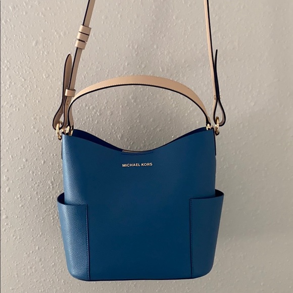 Brand new Micheal Kors handbag - Picture 4 of 15